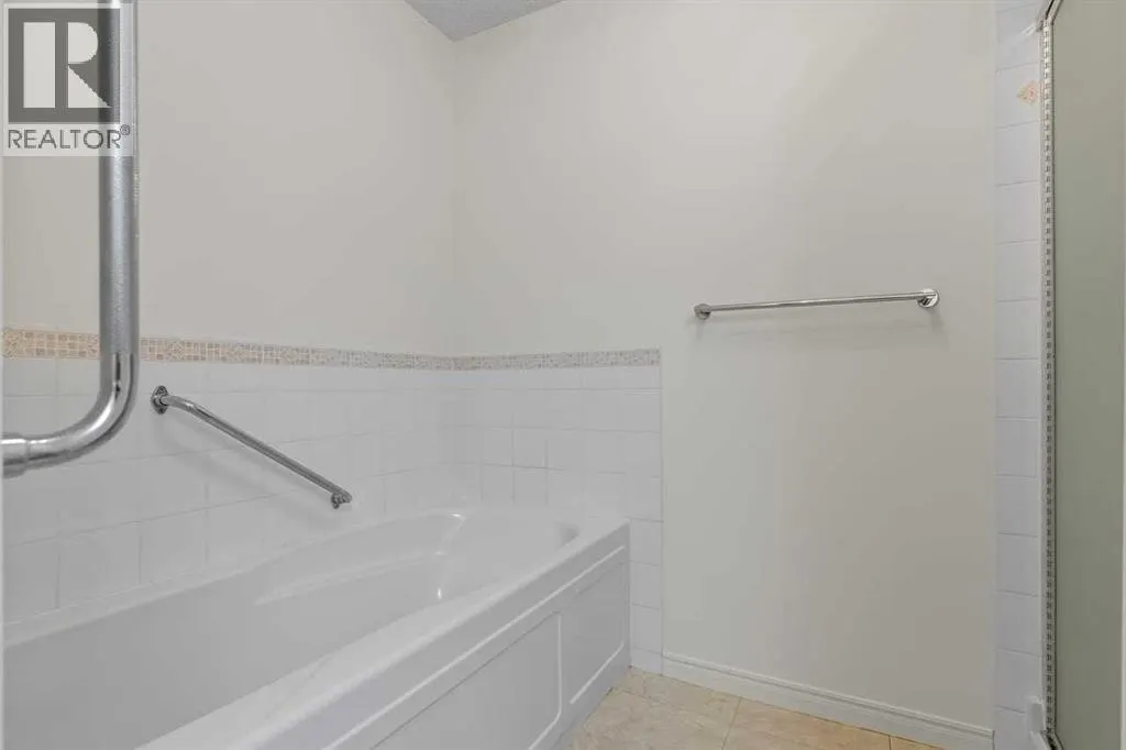 206, 2144 Paliswood Road SW