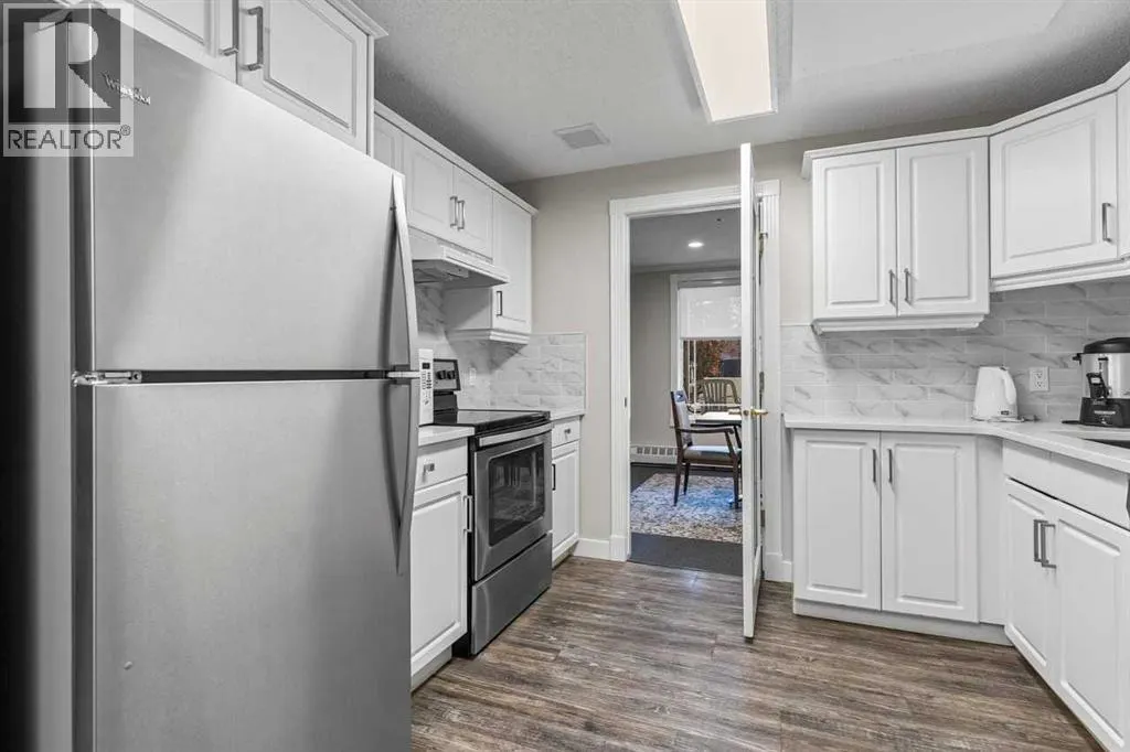 206, 2144 Paliswood Road SW