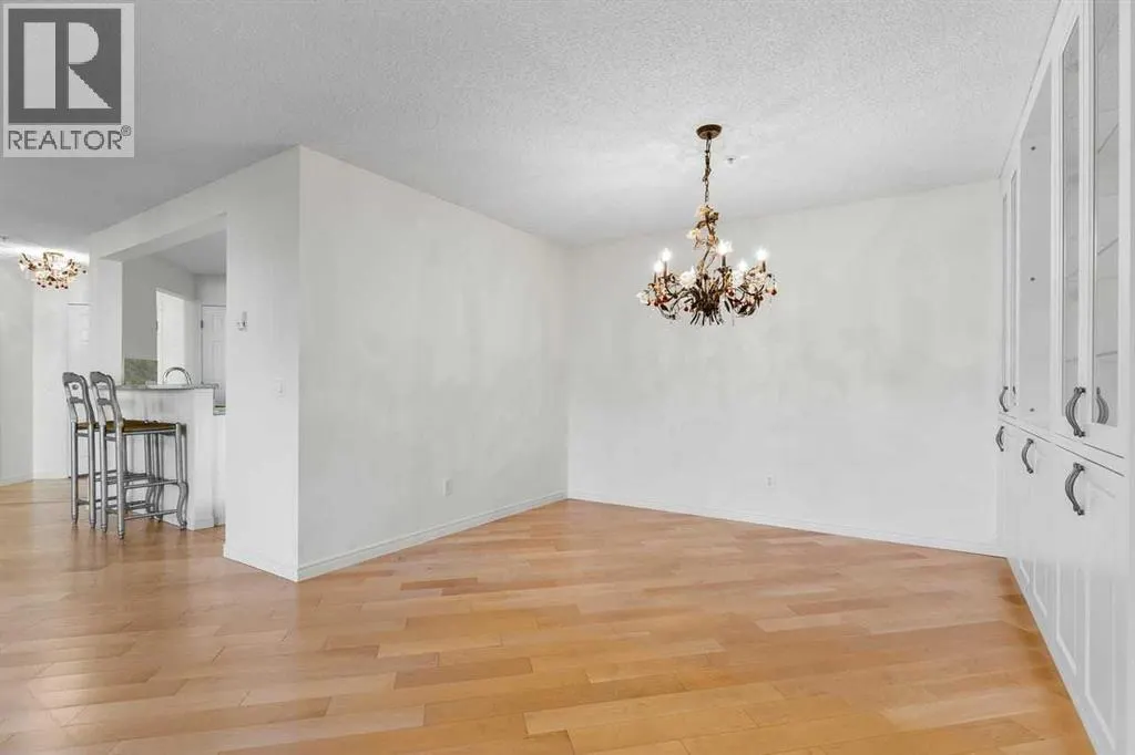 206, 2144 Paliswood Road SW