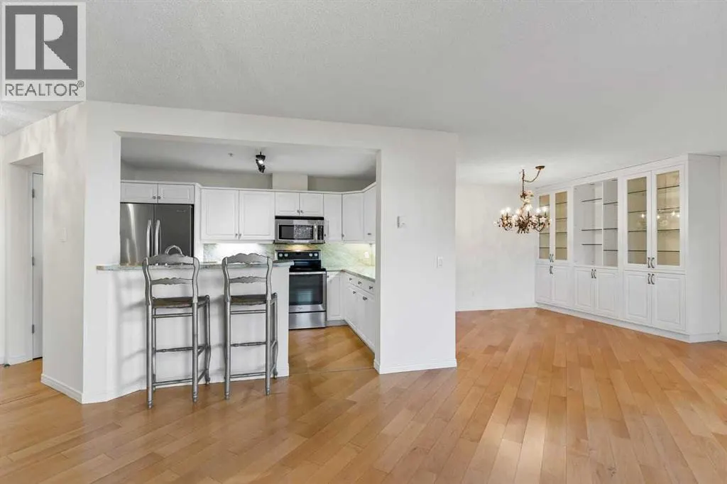 206, 2144 Paliswood Road SW