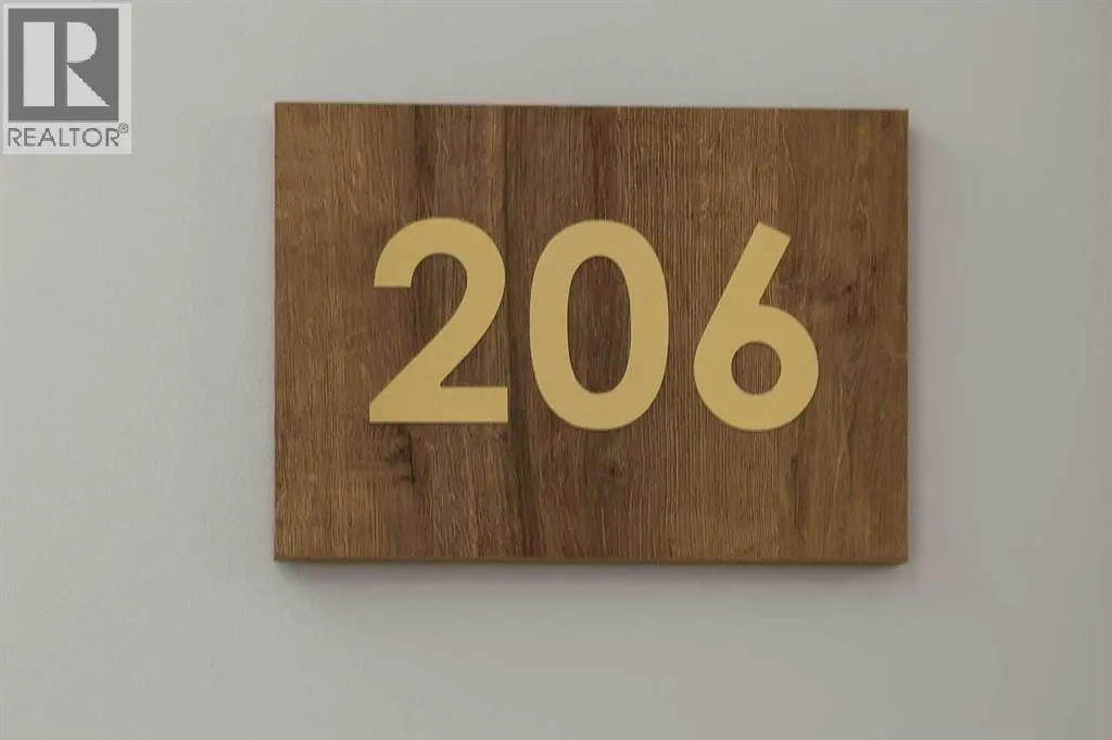 206, 2144 Paliswood Road SW