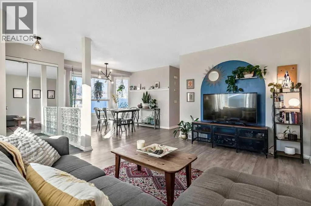 106 Woodfield Close SW