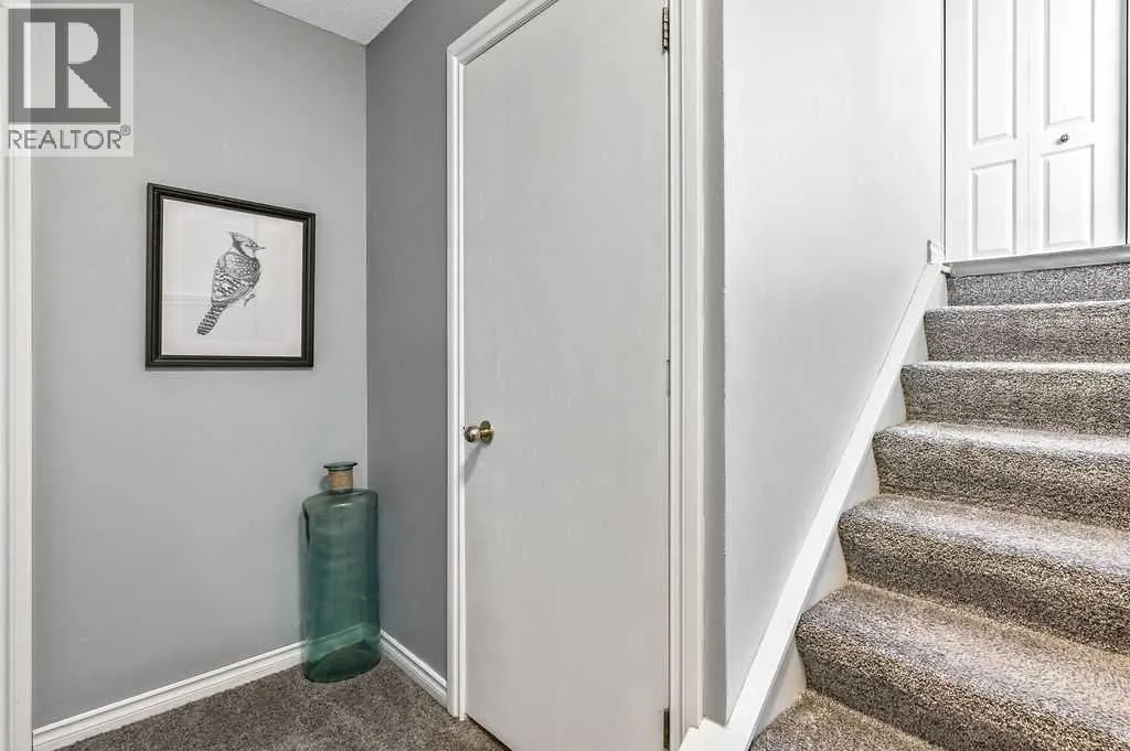 106 Woodfield Close SW