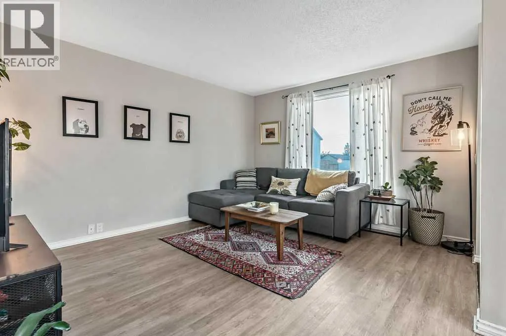 106 Woodfield Close SW