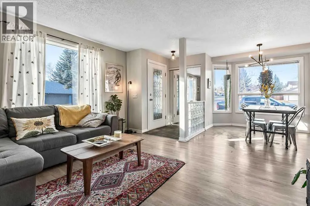 106 Woodfield Close SW