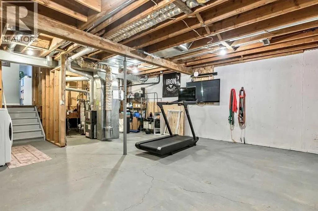 106 Woodfield Close SW