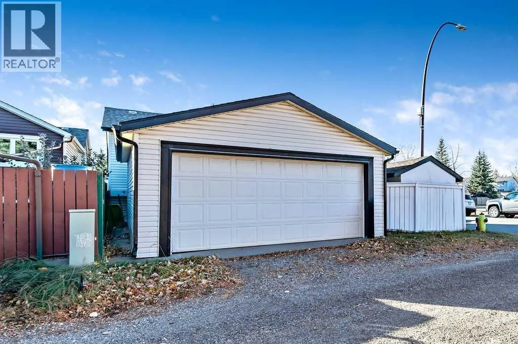 106 Woodfield Close SW