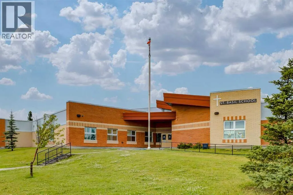 90 Tuscany Springs Hill NW