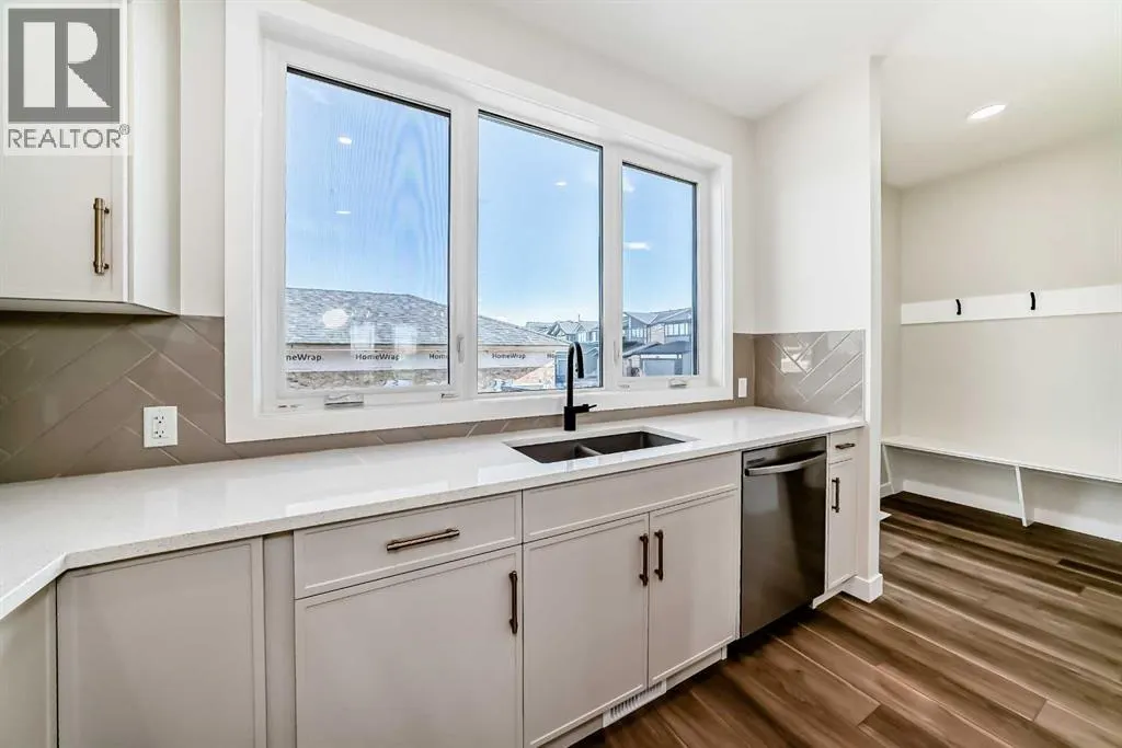 1001 Reynolds Crescent SW