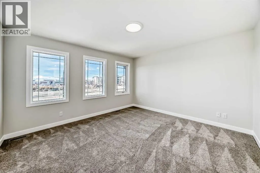 1001 Reynolds Crescent SW