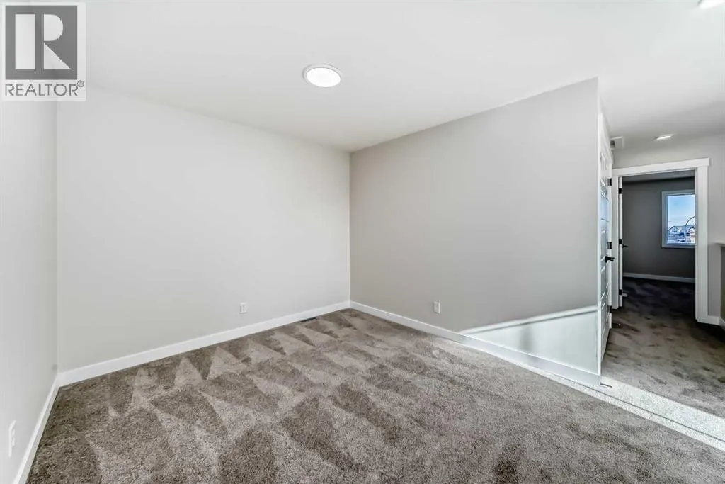 1001 Reynolds Crescent SW