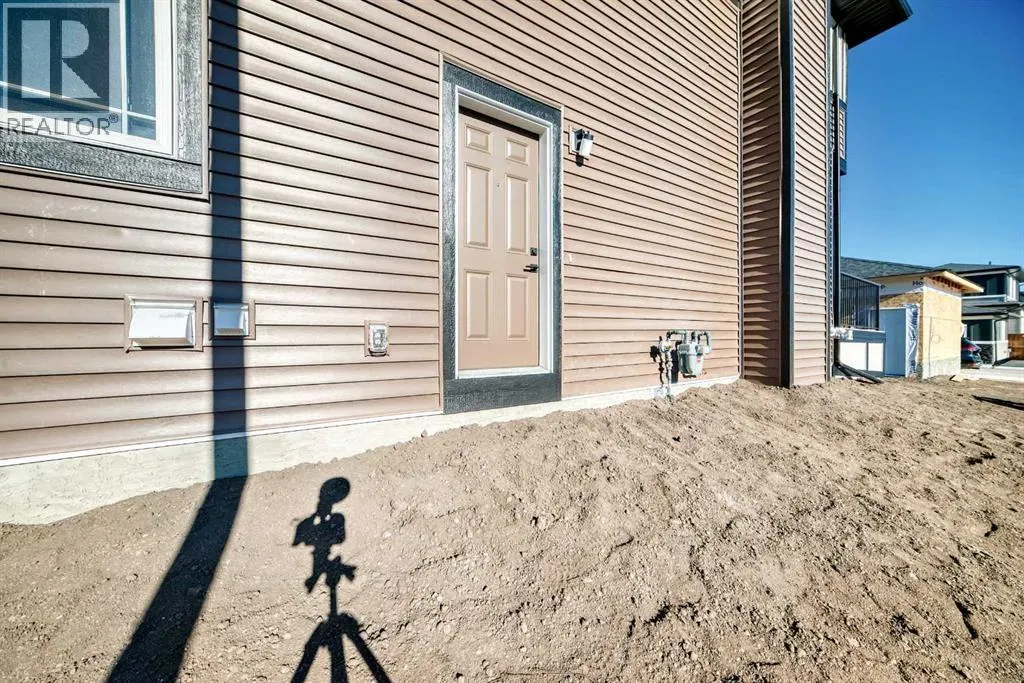 1001 Reynolds Crescent SW