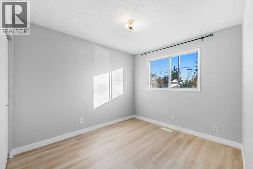 53,55 Dovercliffe Way SE