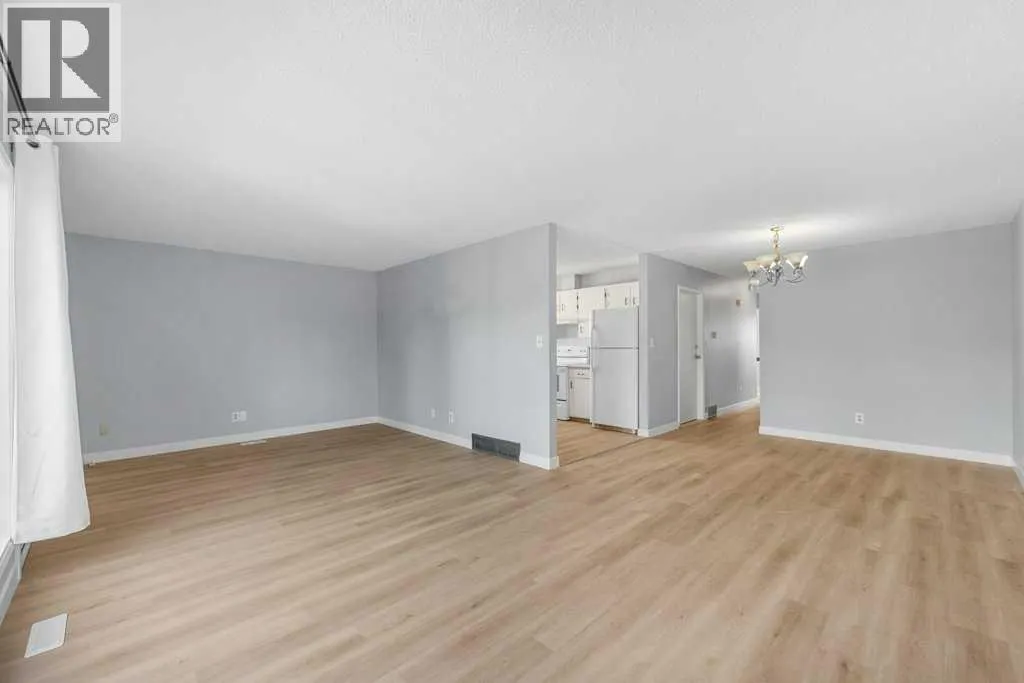 53,55 Dovercliffe Way SE