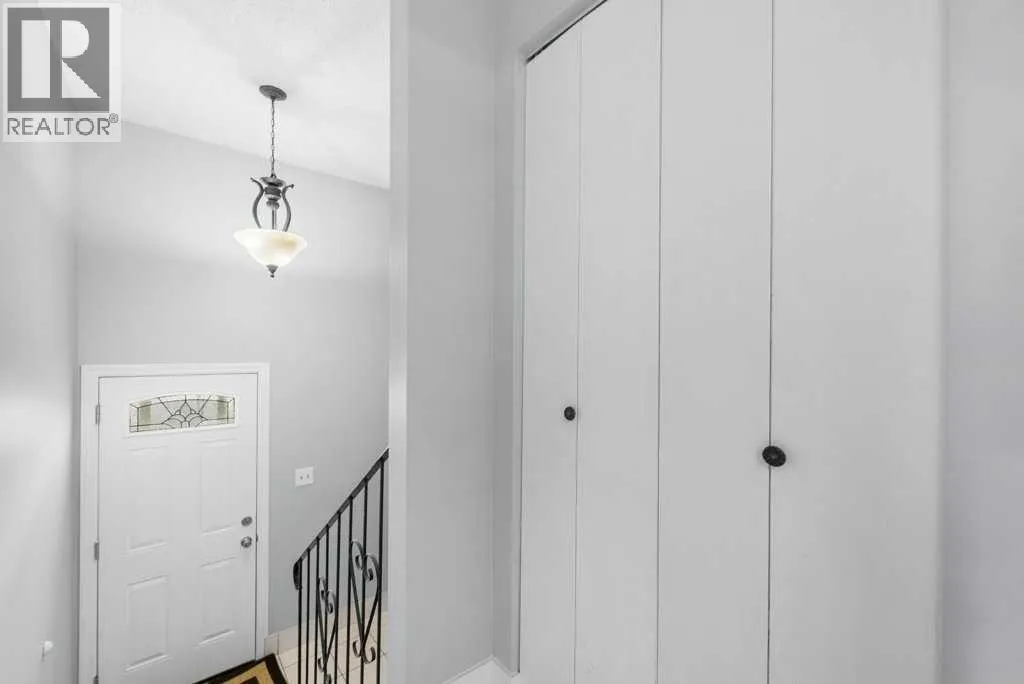 53,55 Dovercliffe Way SE