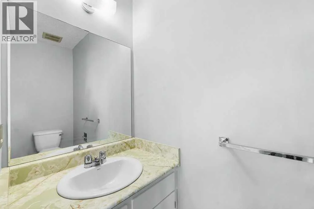 53,55 Dovercliffe Way SE