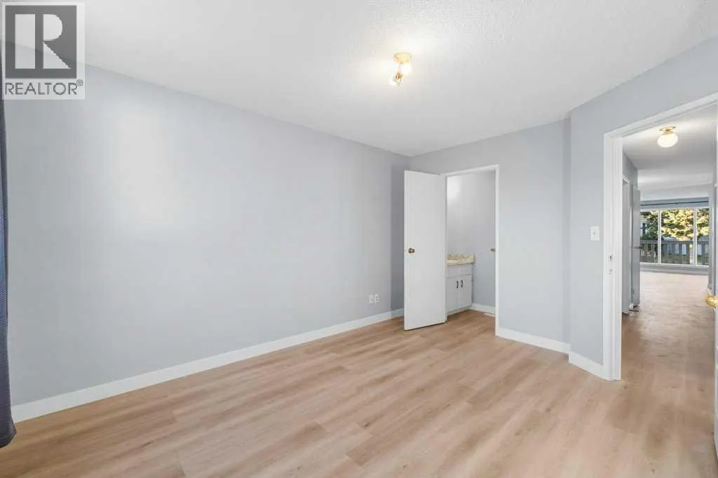 53,55 Dovercliffe Way SE