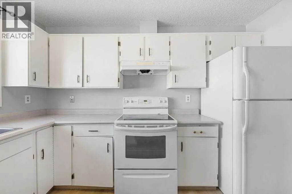 53,55 Dovercliffe Way SE