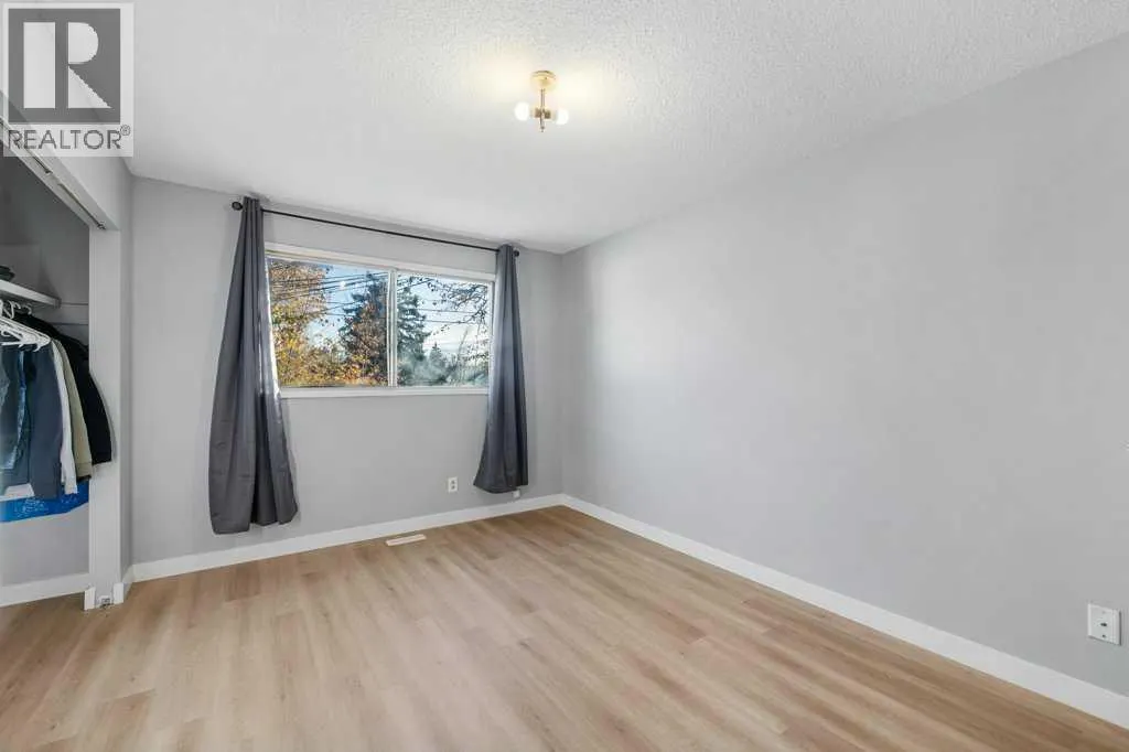 53,55 Dovercliffe Way SE