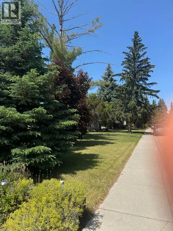 431 Queen Charlotte Drive SE