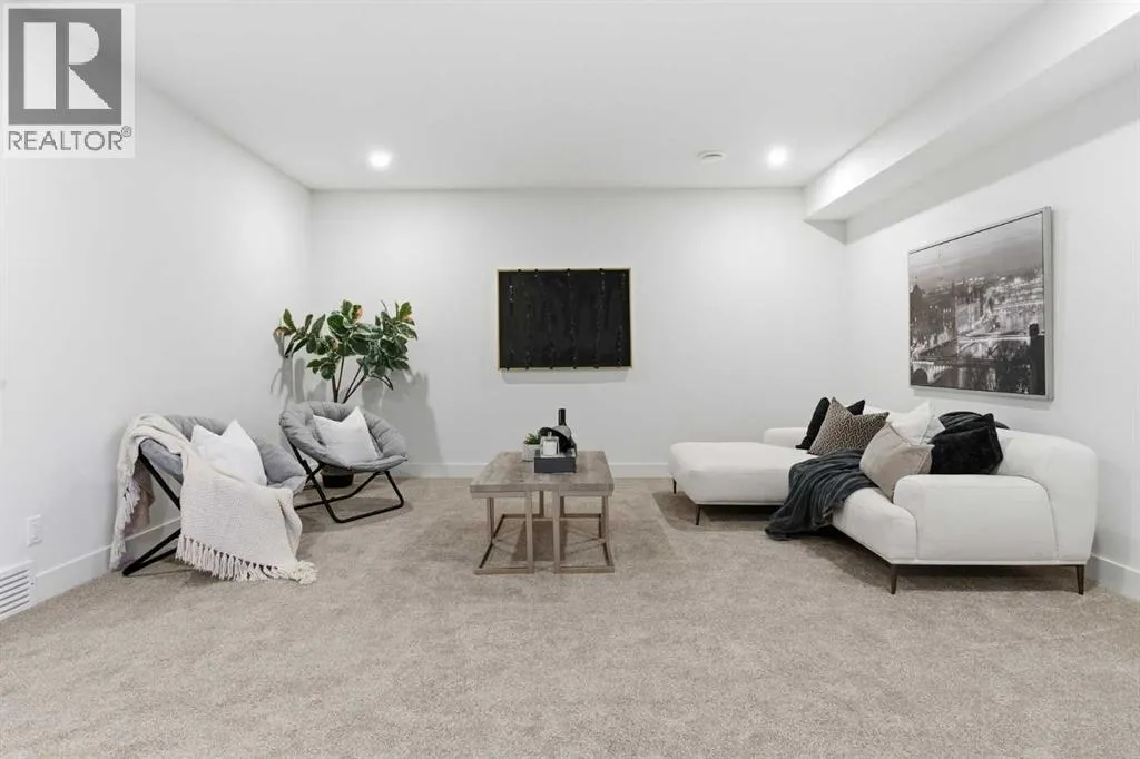 11 Rowmont Gardens NW