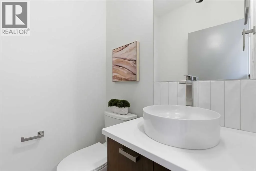 11 Rowmont Gardens NW