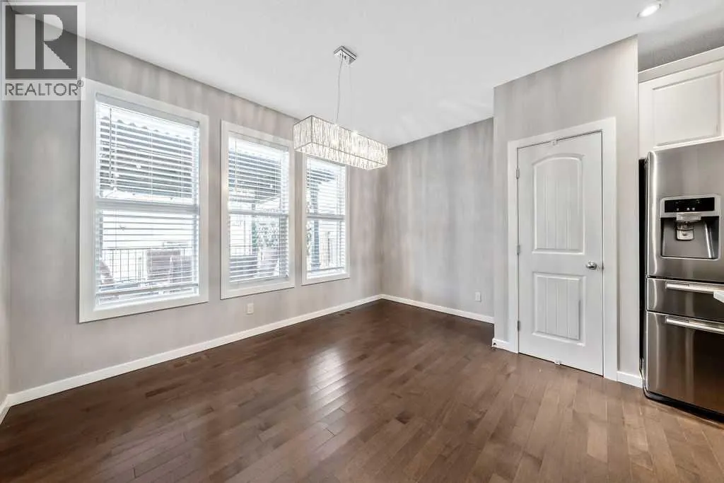 37 Marquis Common SE