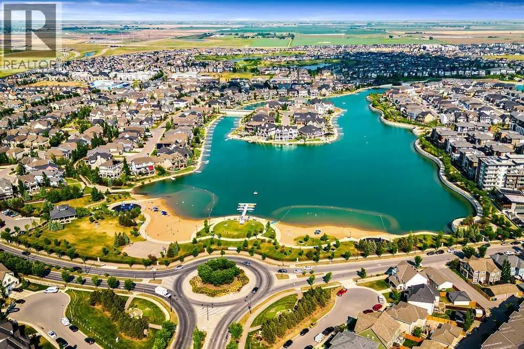 37 Marquis Common SE