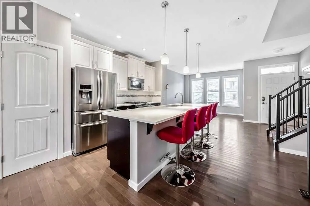 37 Marquis Common SE