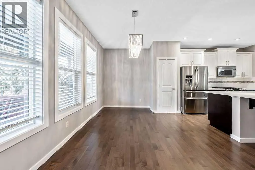 37 Marquis Common SE