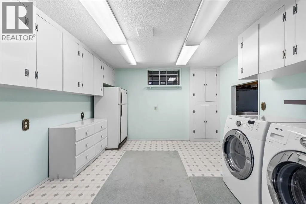 3375 Breton Close NW