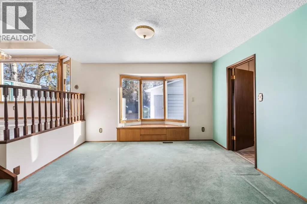 3375 Breton Close NW