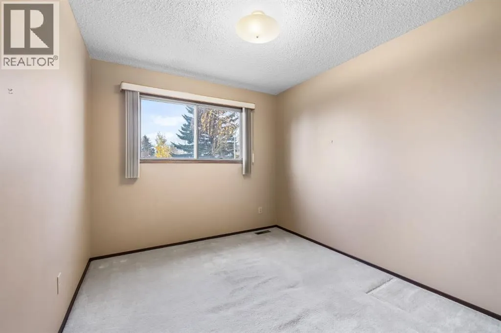 3375 Breton Close NW