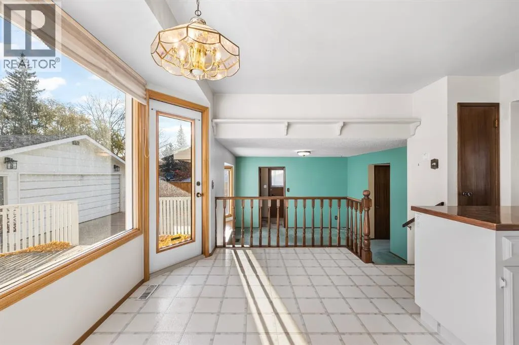 3375 Breton Close NW