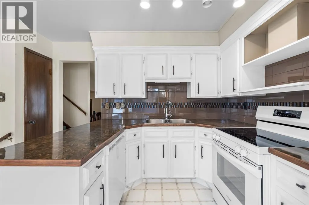 3375 Breton Close NW