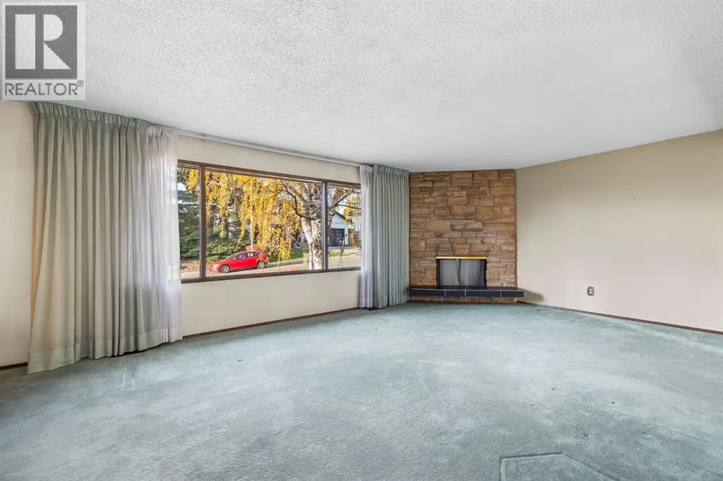 3375 Breton Close NW