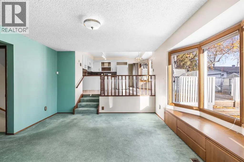 3375 Breton Close NW