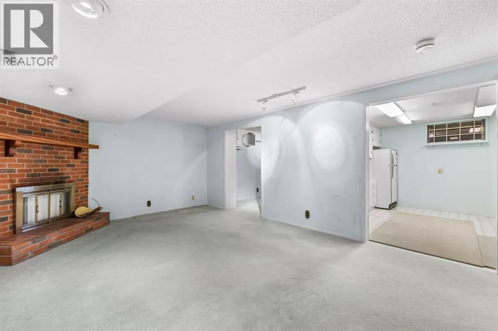 3375 Breton Close NW