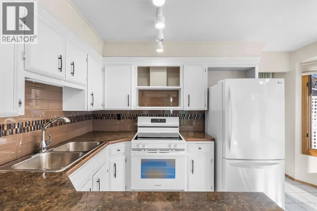 3375 Breton Close NW