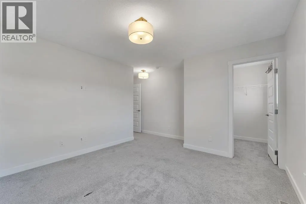 1489 Bayview Point SW