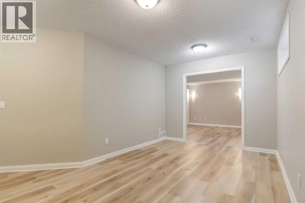 1880 Thornbird Road SE