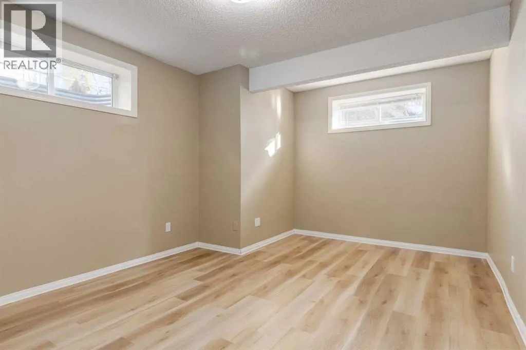 1880 Thornbird Road SE