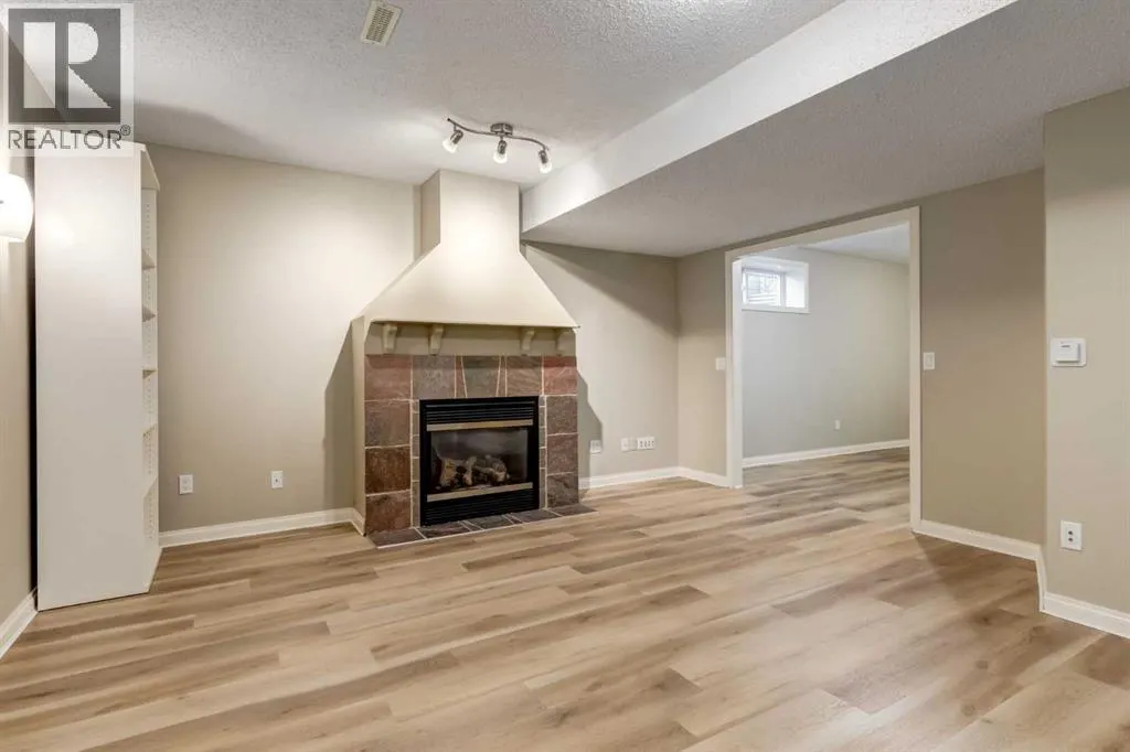 1880 Thornbird Road SE