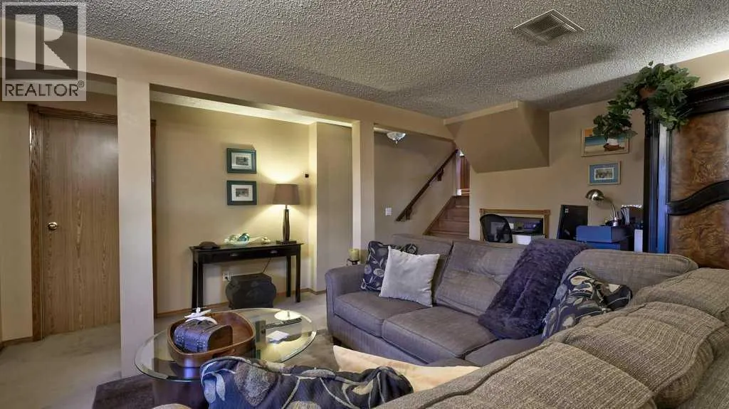 232 Penbrooke Way SE