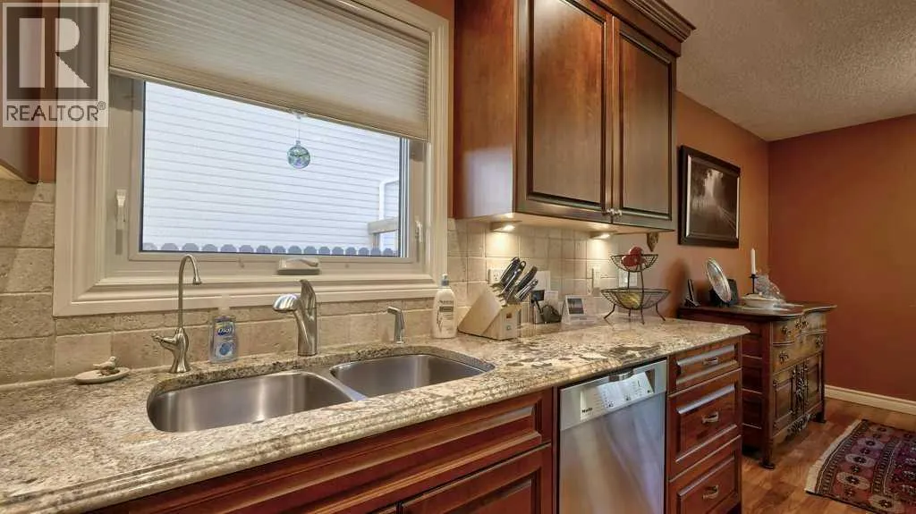 232 Penbrooke Way SE