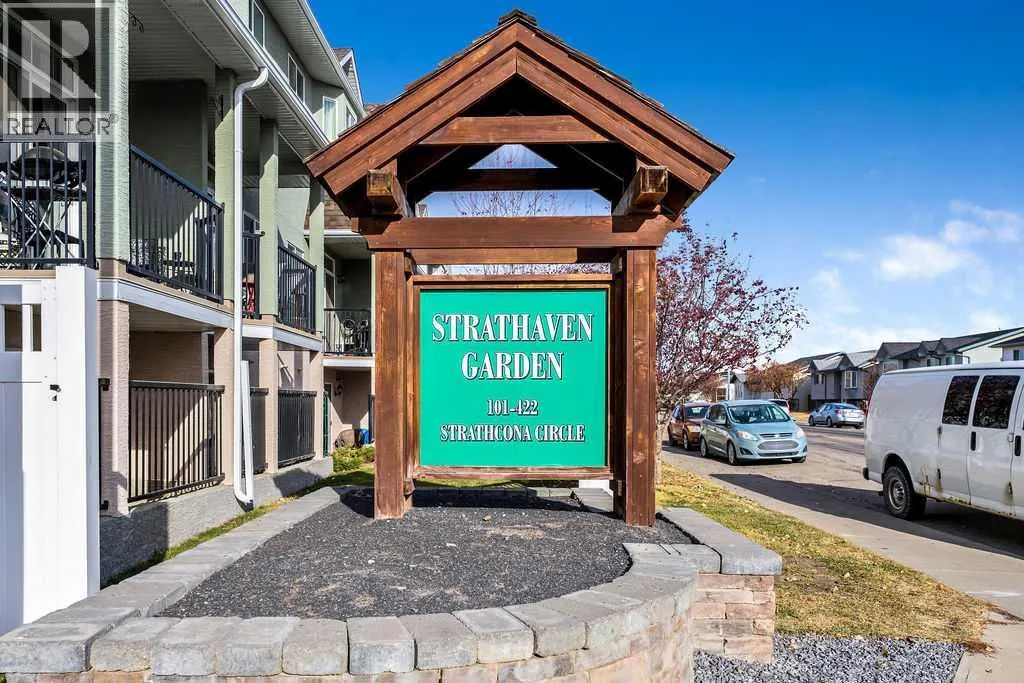 313 Strathcona Circle