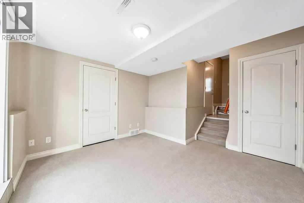 313 Strathcona Circle