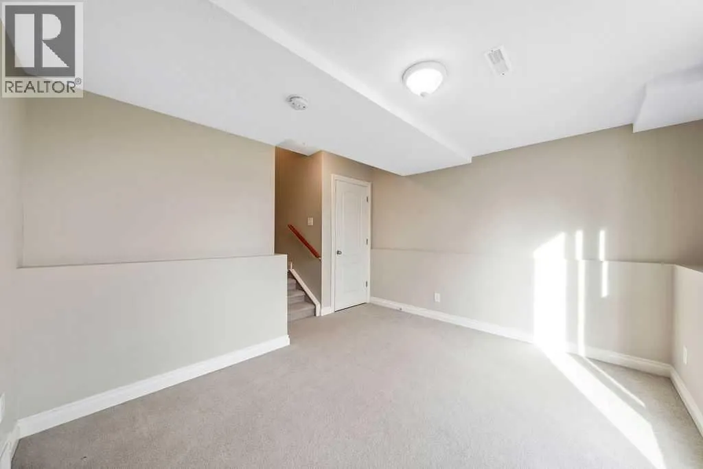 313 Strathcona Circle