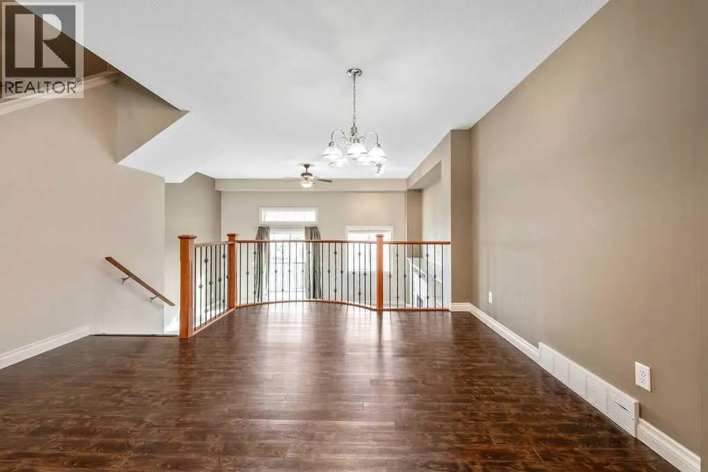 313 Strathcona Circle