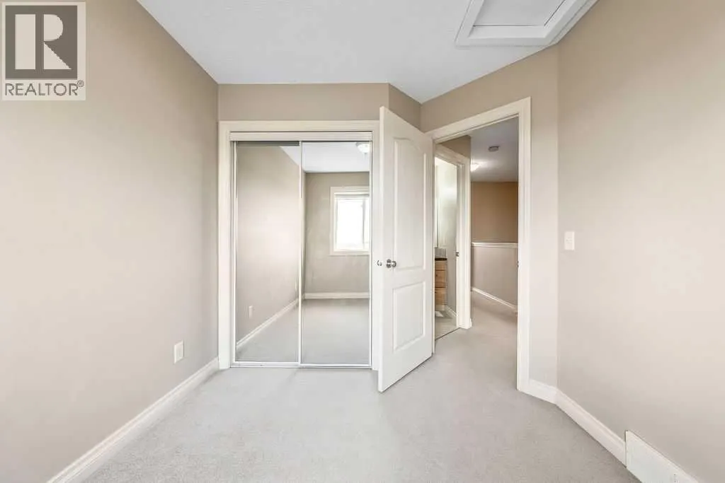 313 Strathcona Circle